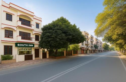 Green Park Apartment | South Residency near AIIMS Hospital Green Park South Delhi