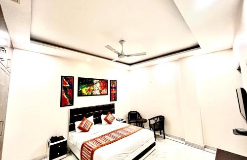 Green Park Apartment | South Residency near AIIMS Hospital Green Park South Delhi