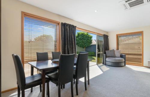 Lowburn House | Southern Belle - Cromwell Holiday Home