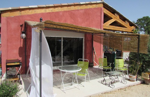 Ansouis Apartment | Southern luberon studio .