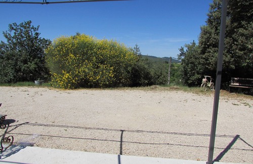 Ansouis Apartment | Southern luberon studio .