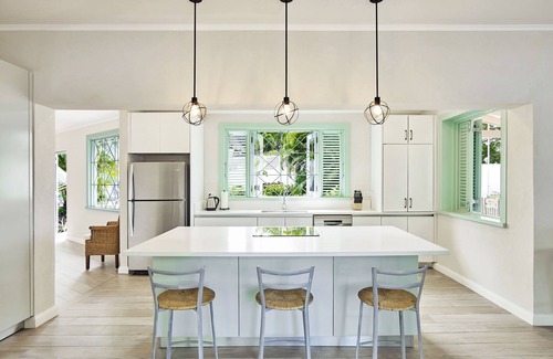 Mullins Beach House | Southwinds Beach House is a 3 Bedroom With Exquisite sea Views