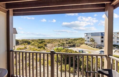 Morehead City Apartment | Southwinds G10 Ocean View condo
