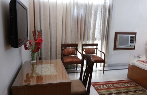 Noida Bed & Breakfast | Sovereign Residency