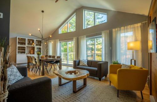 Sainte-Beatrix Ski Chalet | Spa and Pool Table - Le Picasso