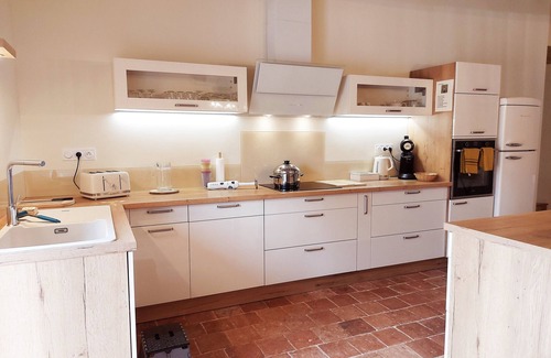 Chateau-Gontier Cottage | Spacious modern house with pool and wifi, perfect for groups and families