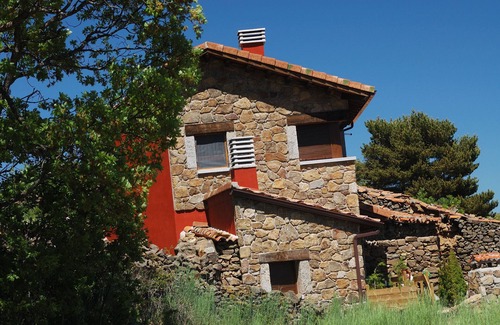 San Bartolome de Tormes Cottage | Spa in the house and an unbeatable view of Gredos.