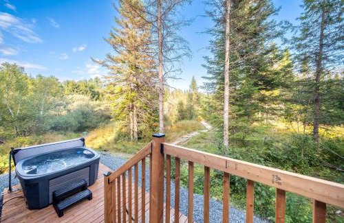 Saint-Magloire Ski Chalet | Spa & River view - Le Conteneur Cache