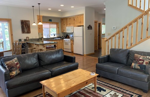 Lake Almanor Country Club Cabin | Spacious 3BR + Loft Country Club Lakehouse