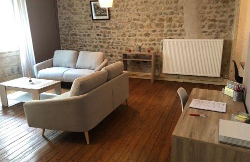 Lagnieu Apartment | Spacieux appartement 2/6 pers 110m² proche CNPE