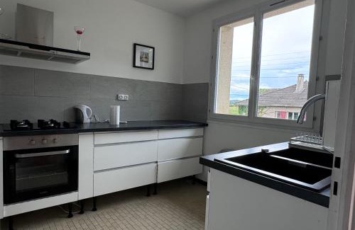 Jonage Apartment | Spacieux appartement dans Villa