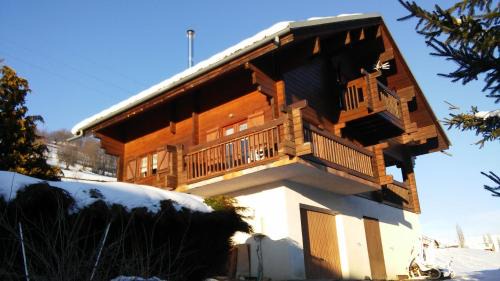 Les Chapelles Ski Chalet | Spacieux Chalet