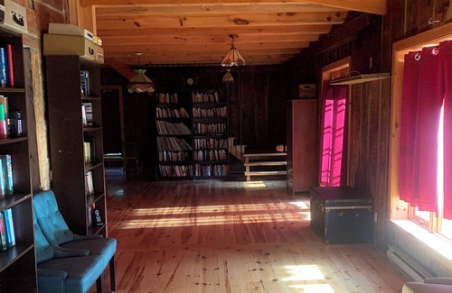 Saint-Andre-d'Argenteuil Ski Chalet | Spacious Chalet for rent in the Laurentia s, one hour from Montreal. Sleeps 4.