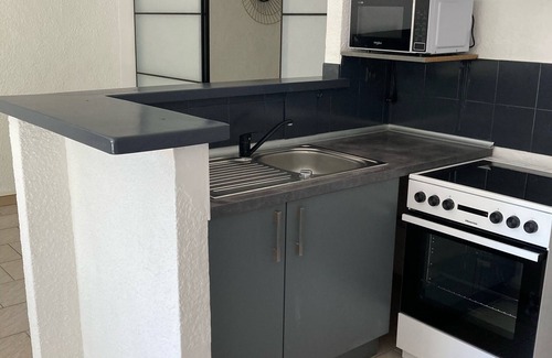 Entraigues-sur-la-Sorgue Apartment | Spacious 2 bedrooms/closed private parking