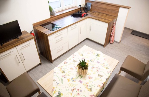 Purgstall an der Erlauf Apartment | Spacious vacation apartment on a farm with a large, well-tended garden