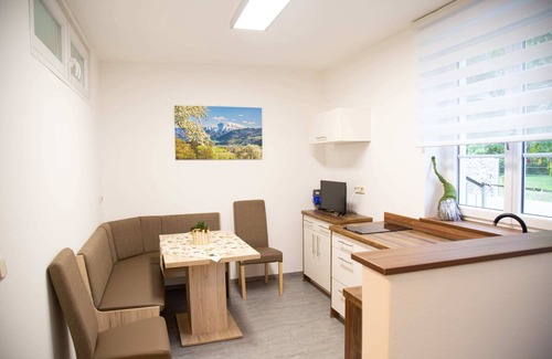 Purgstall an der Erlauf Apartment | Spacious vacation apartment on a farm with a large, well-tended garden