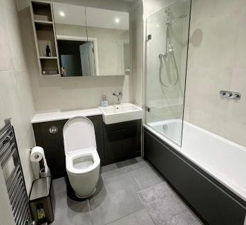 Woodberry Down Apartment | Spacious 1-bed apartment near Finsbury Park