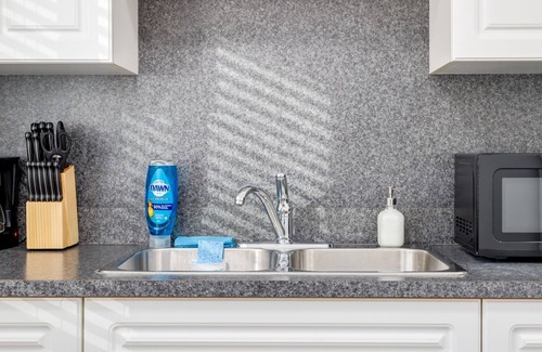 Connaught Apartment | *Spacious* 1 BED APT DT Calgary!