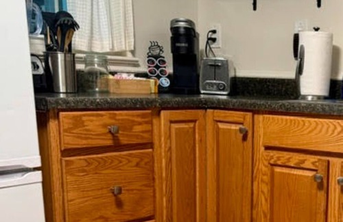Fairfax House | Spacious 1 BR Modern Basement Suite near GMU w/private entry - Updated Amenities