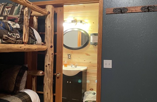 Macon Cabin | Spacious 12-bedroom 10-Bath Cedar accented lodge in Picturesque Macon Missouri