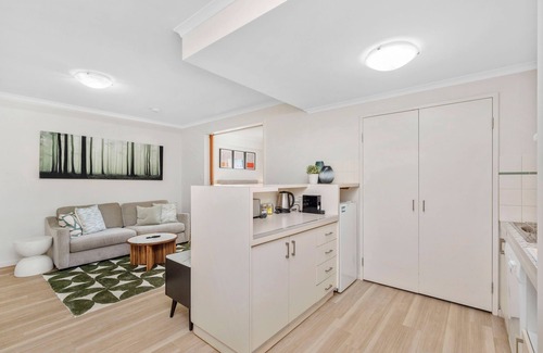 Perth Central Business District Apartment | Spacious 1bdr Fast Wi-fi Near RAC Arena