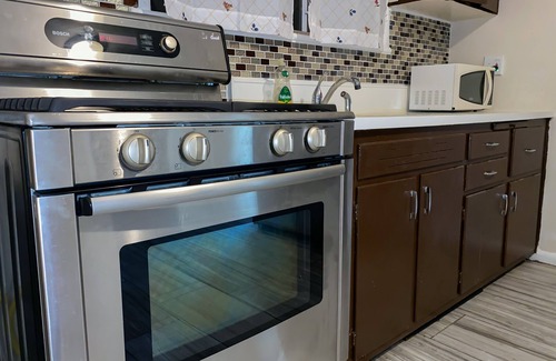 Hillside Apartment | Spacious 1BR Apt Mins to NYC/EWR!