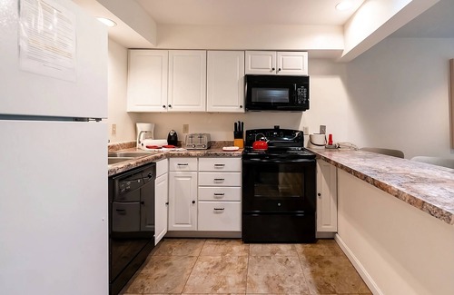 French Lick Villa | Spacious 1BR Unit w/Kitchen, Outdoor Terrace & Free Parking!