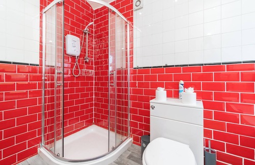 Birmingham House | Spacious 2 bed House With Free on Street Parking