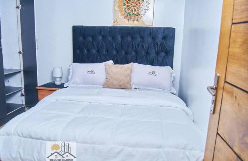 Douala Apartment | Spacious 2beds, 2 baths with panoramic view on balcou