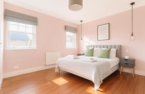 West Putney Apartment | Spacious 3 Bed Flat Putney