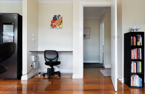 Newstead Apartment | Spacious 3-Bed, Mins from City Centre