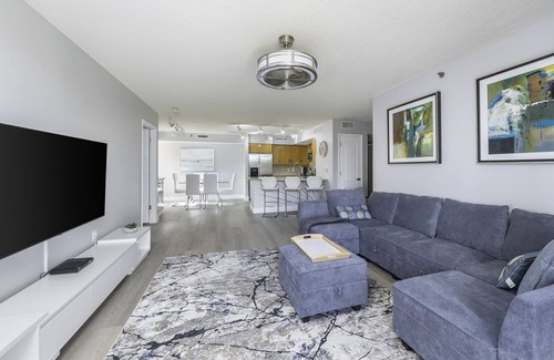 Aventura Condo | Spacious 3 Bedroom 2 bathroom Condo in Miami near beach and entertainment.