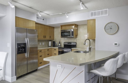 Aventura Condo | Spacious 3 Bedroom 2 bathroom Condo in Miami near beach and entertainment.