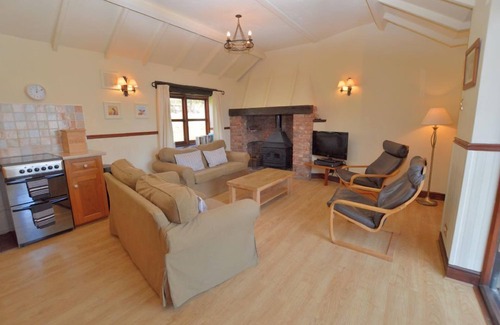 Tiverton Cottage | Spacious 3 bedroom country cottage, indoor pool & sauna, conservatory