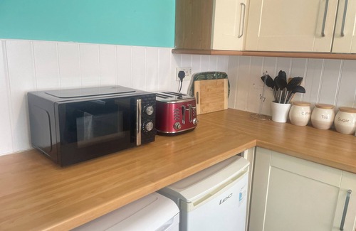 Sittingbourne House | Spacious 3-Bedroom Home, free parking and garden!