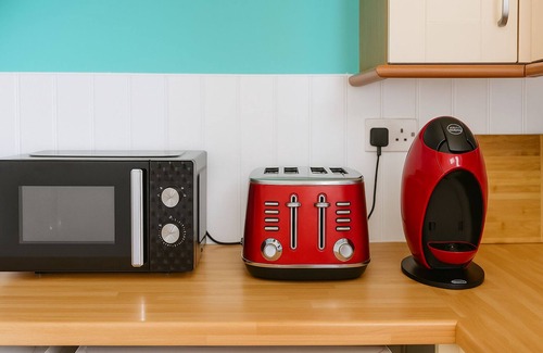 Sittingbourne House | Spacious 3-Bedroom Home, free parking and garden!