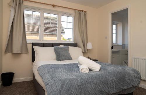 Ashford Apartment | Spacious 3 bedroom house with en-suite Ashford!