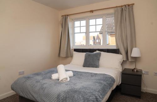 Ashford Apartment | Spacious 3 bedroom house with en-suite Ashford!