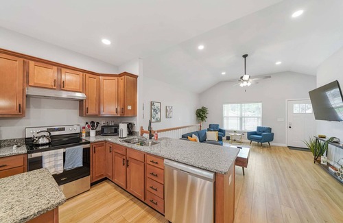Clarksville Apartment | Spacious 3-BR Home in the Heart of Clarksville!