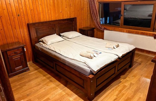 Radauti Villa | Spacious, 3BD home in Radauti