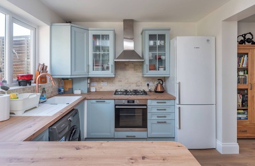 West Hill House | Spacious 3BDR Home with Workspace in Prime Spot