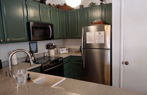 Mammoth Lakes Condo | Spacious 3Br/2Bath Garage-1515 sf, WIFI, Pool, Hot Tub, Flat TV's, Sleeps 6