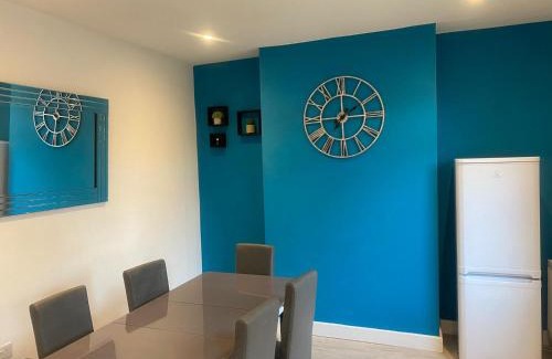 Westcliff-on-Sea House | Spacious 3BR House Near Southend Pier