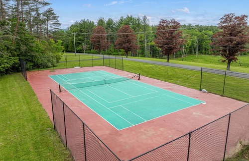East Durham House | Spacious 3BR - Pond - Tennis Court