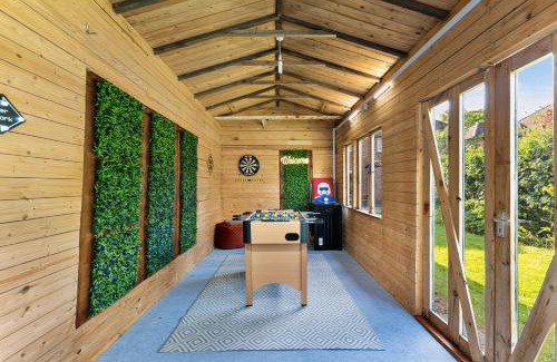 Cambridge House | Spacious 4 Bed In Cambridge - Garden - Games Room