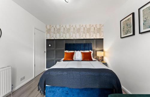 Cambridge House | Spacious 4 Bed In Cambridge - Garden - Games Room