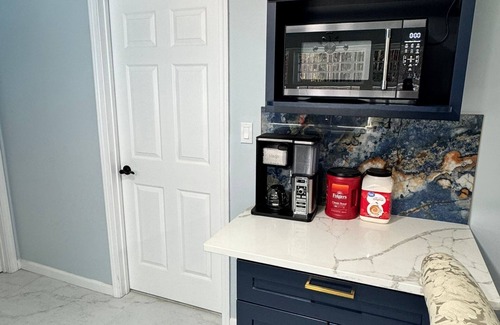 Constitution House | Spacious 4-bedroom house in beautiful Atlanta with AC