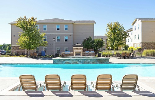 Warrensburg Apartment | "Spacious 4-Bedroom Apartment in the Heart of Warrensburg near UCM!