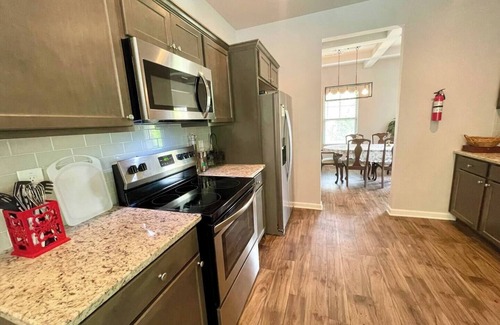 Newnan House | Spacious 4 BR (5 beds) 2.5 bath home in Newnan GAn