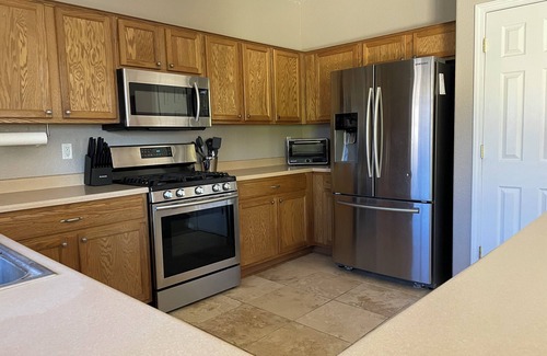 Tierra Oeste House | Spacious 4bd/3.5 bath house, Quiet Albuquerque Neighborhood